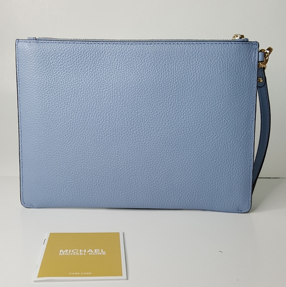 Michael Kors leather wristlet and credit card hold - Picture 2 of 8